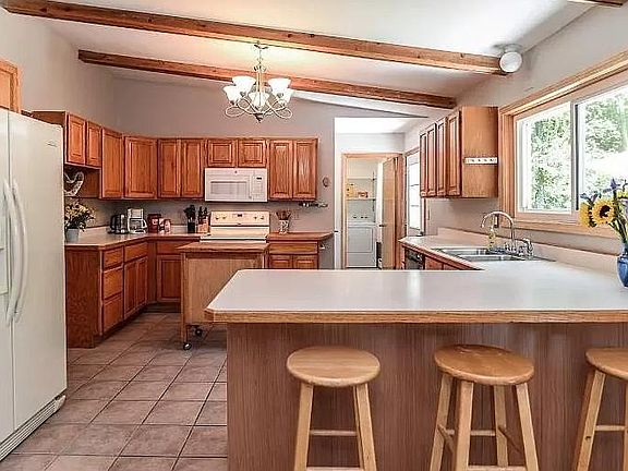 2nd image of 771 Ironwood Dr #1