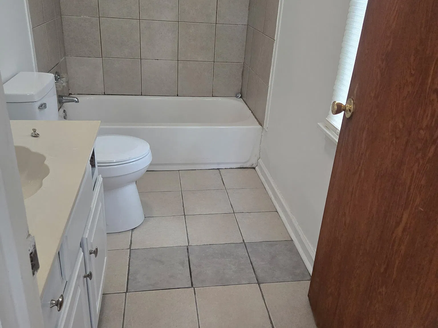 1 bed, 450 sqft, $1,100 — Photo 3