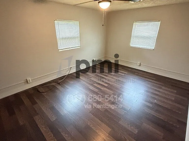 1311 E 11th St #4 — Photo 18
