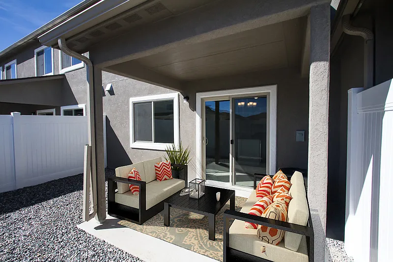 3 bed, 2.0 bath, 1318 sqft, $1,950 — Photo 2
