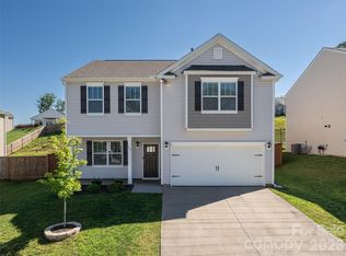 907 Newport Ct, Asheville, NC 28806