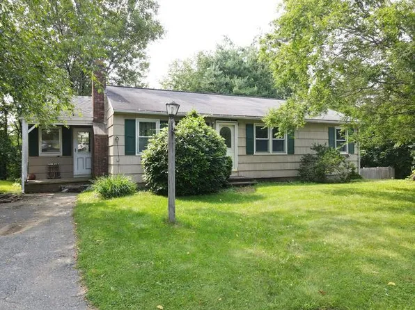 20 Marc Ave, Southbridge, MA 01550