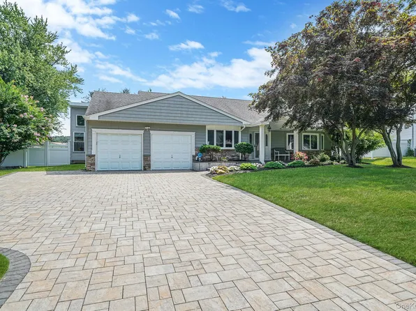 68 Steven Place, Smithtown, NY 11787
