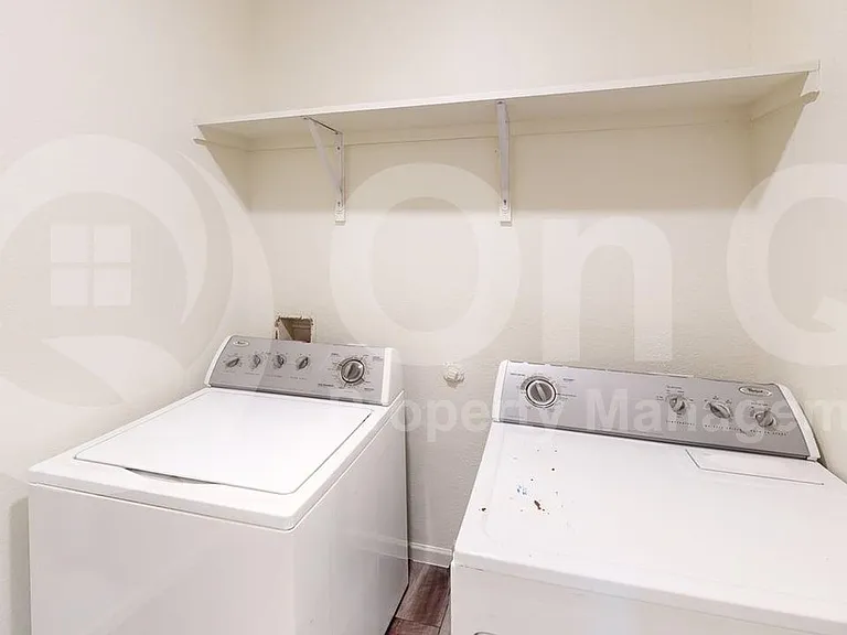 708 Bois D Arc Ln — Photo 21