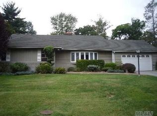 22 Rivers Dr, Great Neck, NY 11020