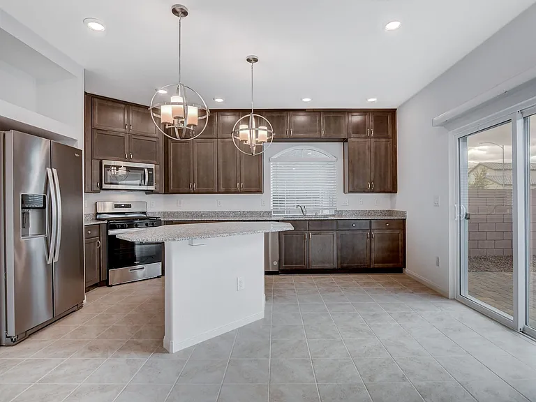 7821 Tomsburgh Ln — Photo 12