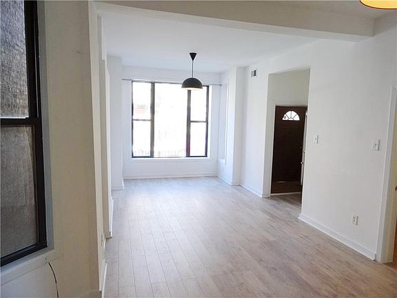 2nd image of 1506 N Rockwell St #2