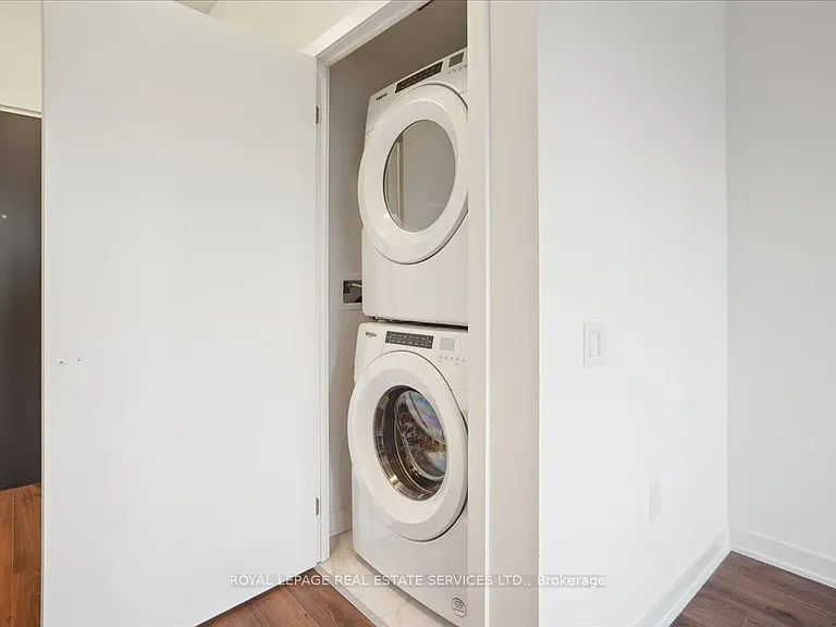 395 Dundas St W #239 — Photo 7