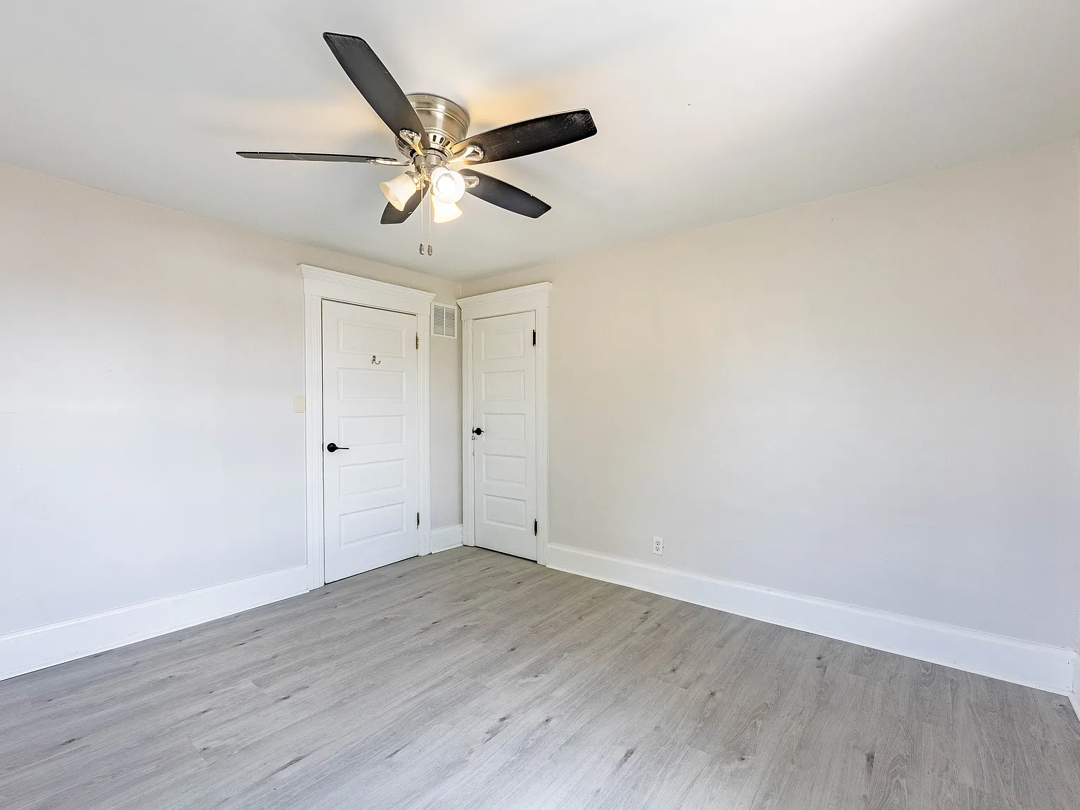 4 bed, 1200 sqft, $2,200 — Photo 4