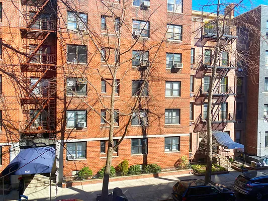 Rented by Waverly Realty Associates | media 19