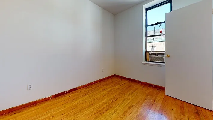 Rented by Bond New York | media 33