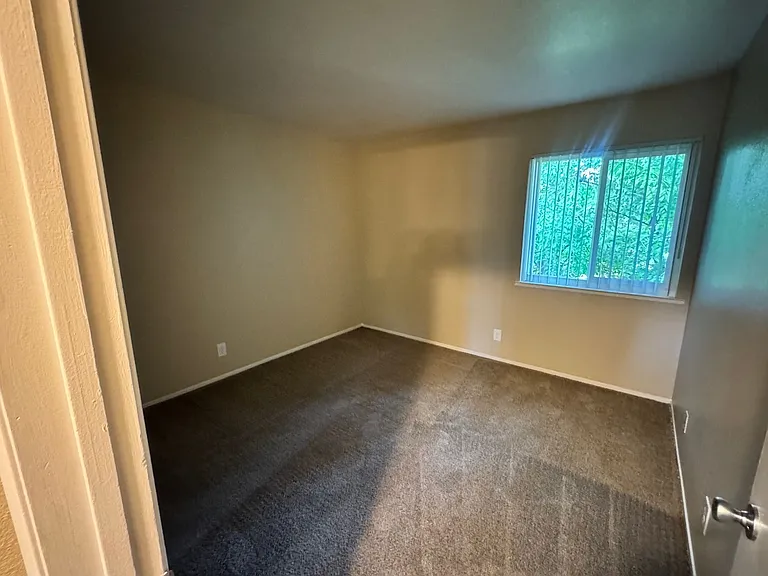 Acacia Apartments — Photo 29