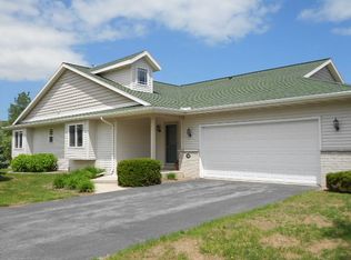 2703 Monroe St, Two Rivers, WI 54241