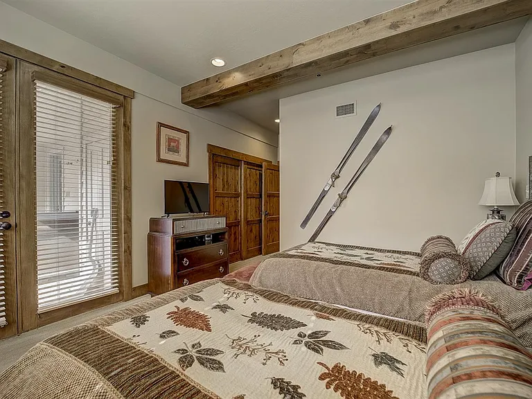 7580 Royal St E #23 — Photo 17