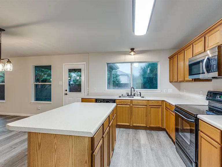 1817 Heron Dr — Photo 13