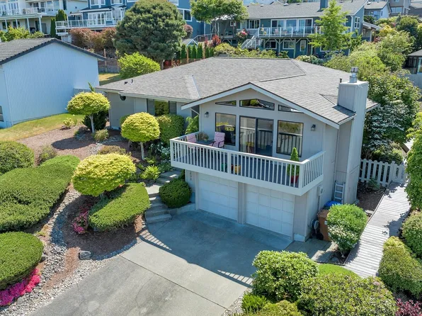 1898 Overview Drive NE, Tacoma, WA 98422