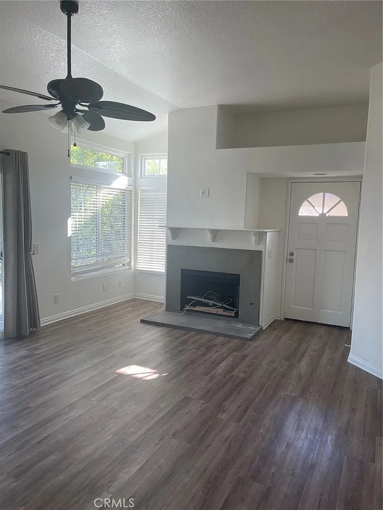 2 bed, 1061 sqft, $3,250 — Photo 3