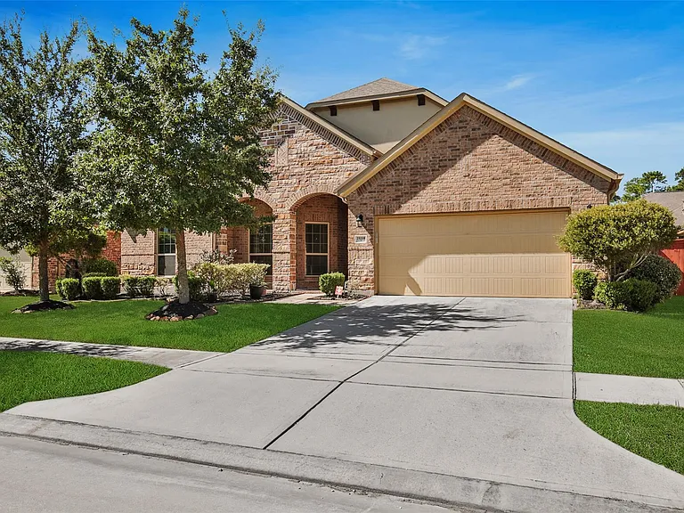 25208 Forest Ledge Dr — Photo 37