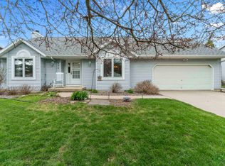 926 Foxfield Rd, Oregon, WI 53575