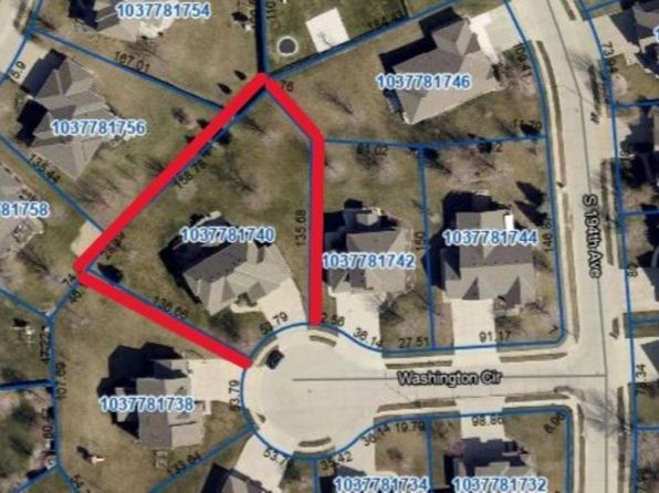 19464 Washington Cir, Omaha, NE 68135