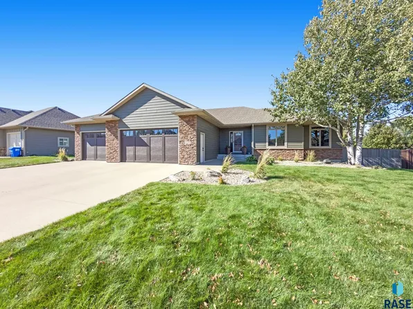 1209 S Discovery Ave, Sioux Falls, SD 57106