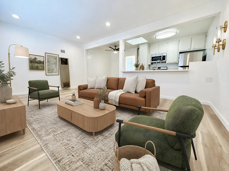 10707 Landale St — Photo 1
