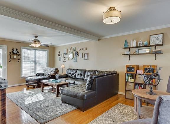 4th image of 8227 Starling Creek Ct