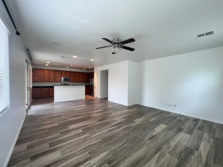11045 E Starkey Ave — Photo 2