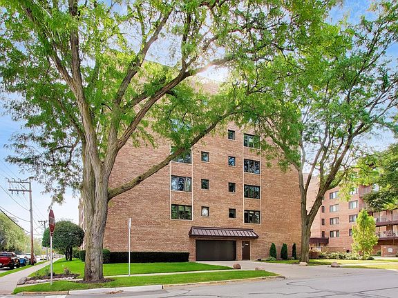 3rd image of 901 Center St Unit 403