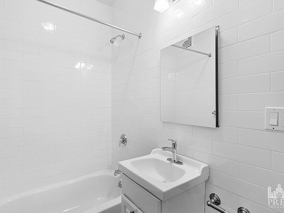 5th image of 335 E 81st St APT 1A