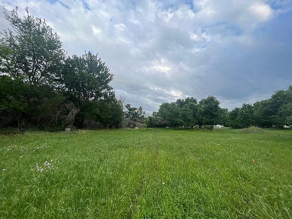 3rd image of 198 Riverside Dr