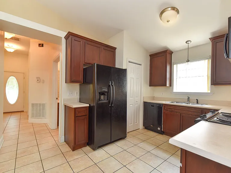 5309 Moonbeam Trl — Photo 3