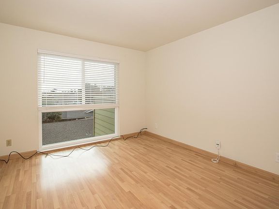 3rd image of 1033 Crestview Dr APT 314