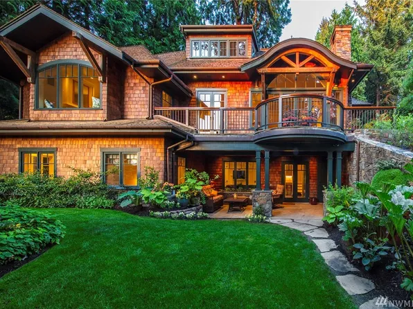 10032 SE 27th St, Bellevue, WA 98004