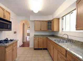 7701 S Bennett Ave, Chicago, IL 60649