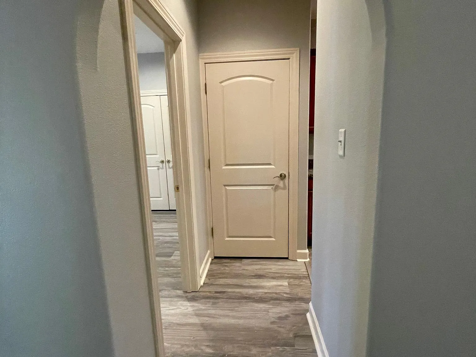 301 Kings Row Dr — Photo 3