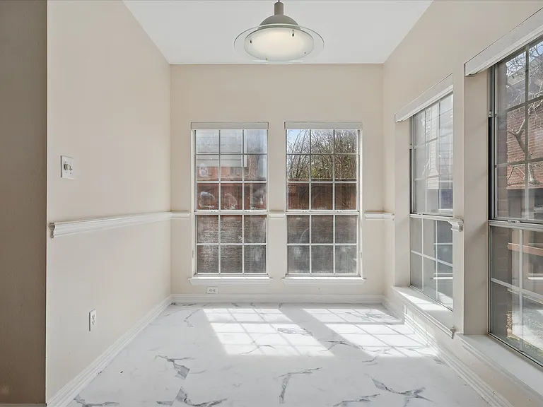 14625 Windsor Ct — Photo 21