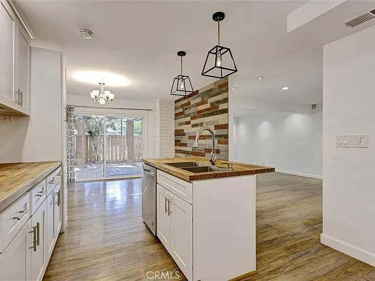 6560 E Camino Vis — Photo 8