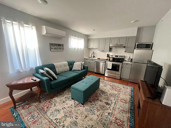 2nd image of 4508 Walnut St APT 304