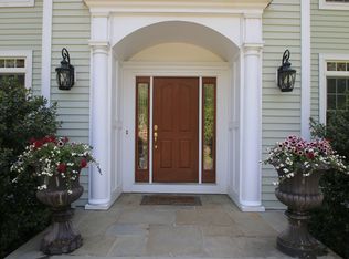 10 Butternut Rdg, Newtown, CT 06470