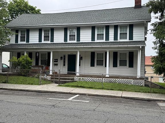 4th image of 202 Hudson St #B