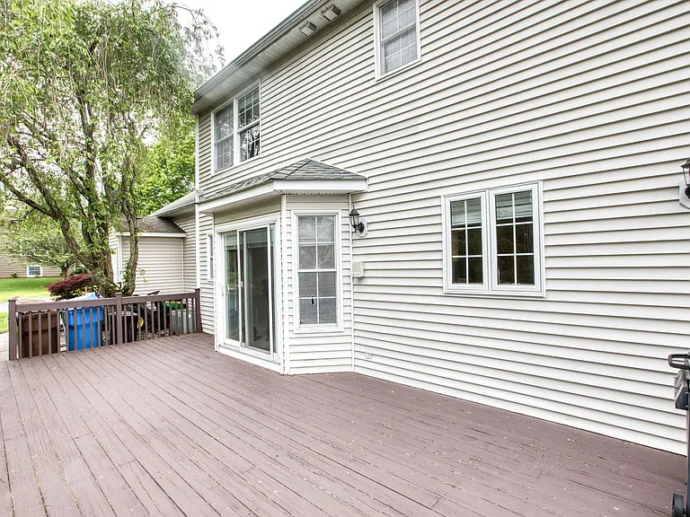 9 Mayflower Ln — Photo 45