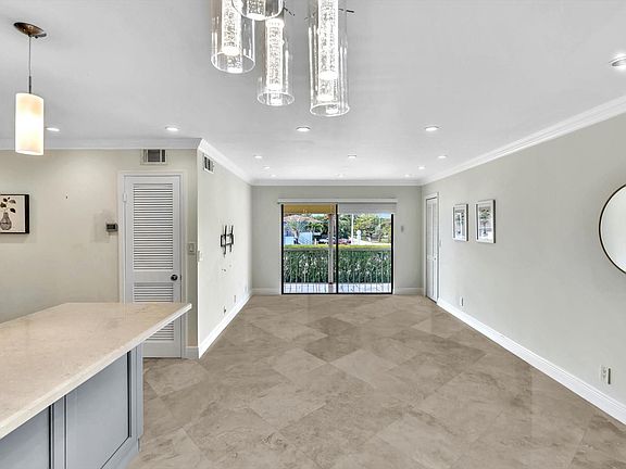 4th image of 110 Cypress Club Drive #125