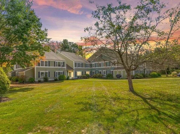 504 Springbrook Circle, Portsmouth, NH 03801