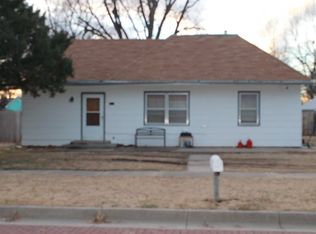 1815 Fuller St, Winfield, KS 67156