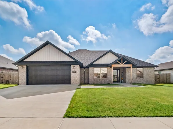 208 Pin Oak St, Gentry, AR 72734