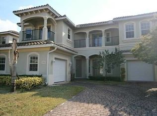 557 Cresta Cir, West Palm Beach, FL 33413