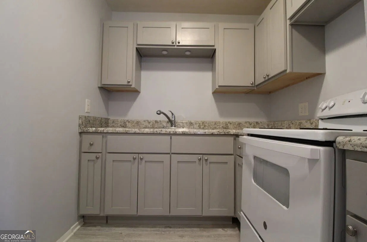 1 bed, 1.0 bath, 723 sqft, $900 — Photo 3