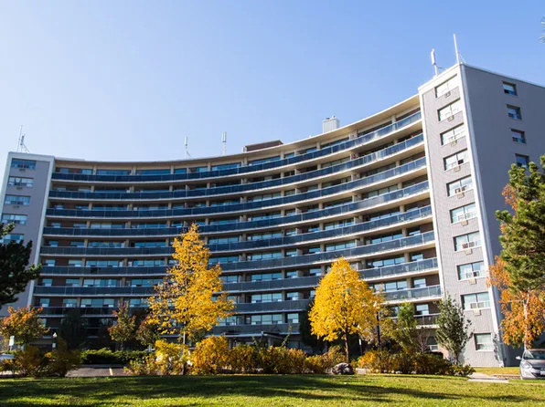 2 Triburnham Pl #906, Toronto, ON M9C 3P4