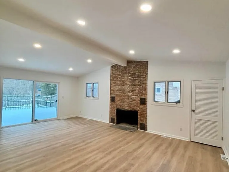 325 Winwood Ave — Photo 9